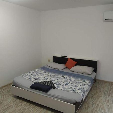 Ferienwohnung Апартамент Средна Гора Warna Exterior foto